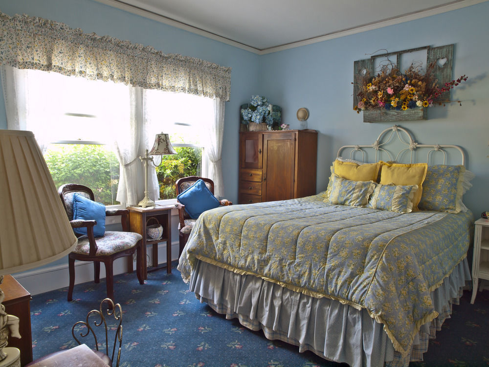 Shady Oaks Country Inn St. Helena Room photo