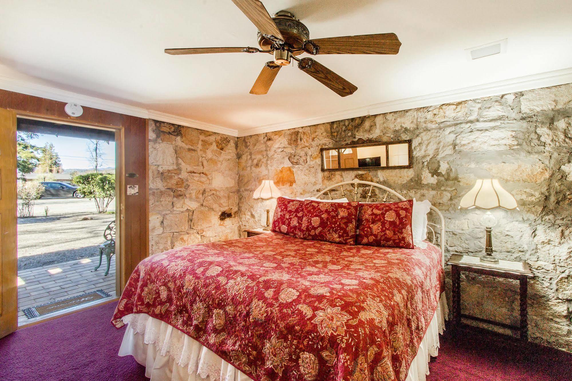 Shady Oaks Country Inn St. Helena Exterior photo
