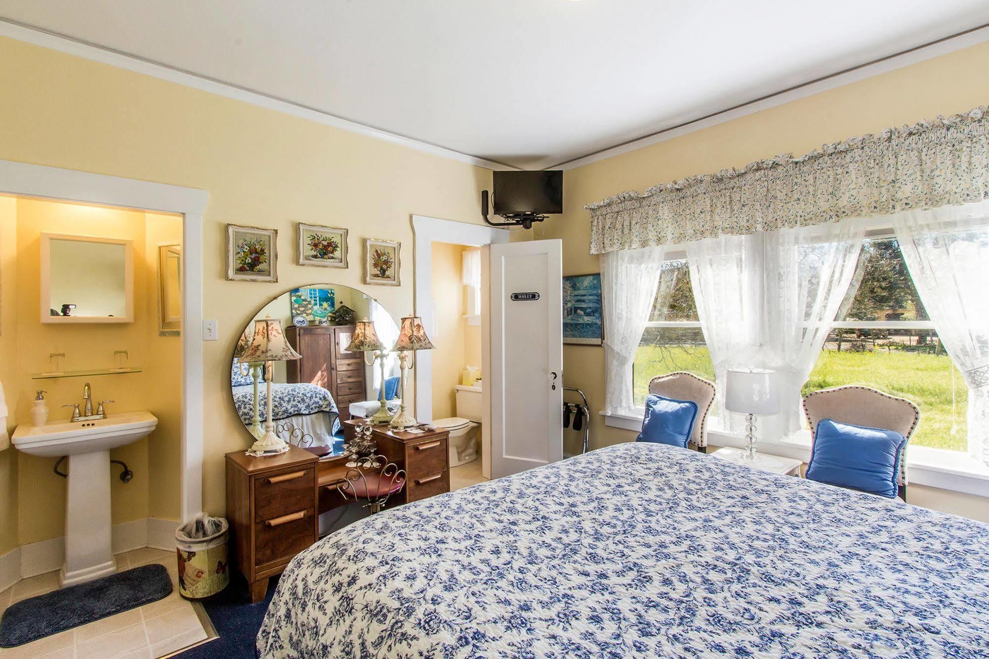 Shady Oaks Country Inn St. Helena Exterior photo